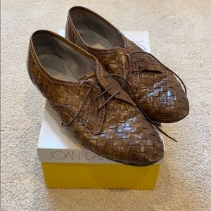 Joan & David woven brown oxfords